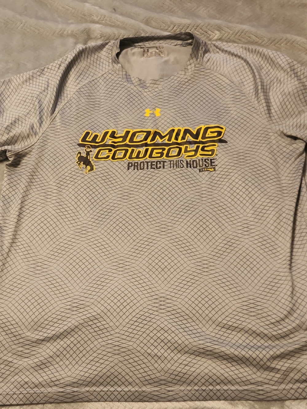 Under Armour Gray and Yellow Wyoming Cowboys Short-Sleeve Performance Tee